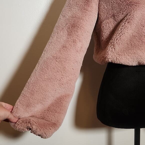 LOVERS + FRIENDS Revolve Teagan Faux Fur Cropped Pink Sweater, Size XS - Picture 7 of 14